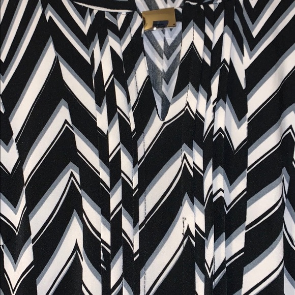 ZigZag pattern Dress. - Picture 4 of 8